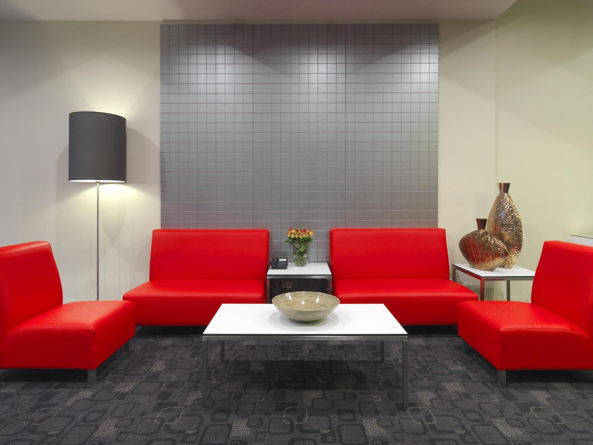 Mantra 100 Exhibition Aparthotel 4*